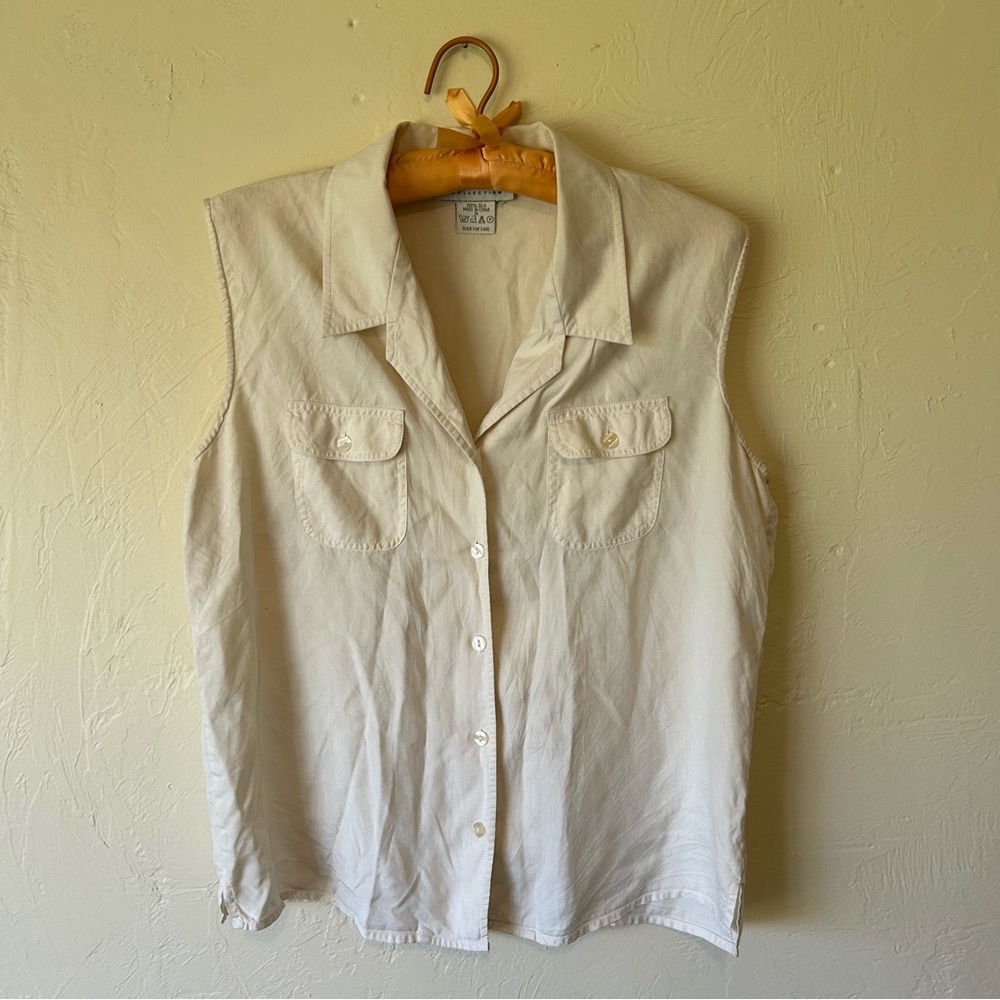 Sleeveless 100% silk button up white shirt from Silk Club🤍